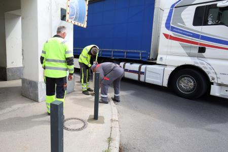 POSTAVITEV NOVIH KOLIČKOV PRED PREHODOM 03 FOTO LJUBO VUKELIČ